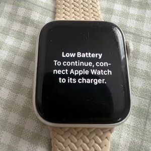 Series 6 40MM Apple Watch GPS LTE cellular with charger pink sand band LOCKED